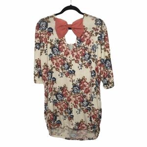 Tempted Los Angeles Floral Bow Back Knit Top